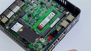 Mini PC industrial X30G Intel J6412 con 2 LAN 2 COM