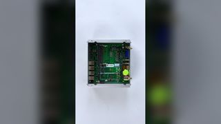 Mini PC con procesador Intel Core I5 ​​8305G con 2 RS232 COM 2 LAN 1 VGA 2 HD-MI para fábrica