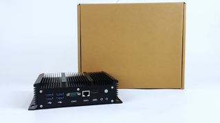Procesador Intel Core i5 8279U Enrutador suave 6 LAN 1 RS232 COM 1 RJ45 COM